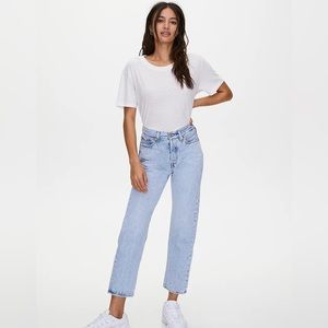 Aritzia Levi’s wedgie straight leg light wash red tab